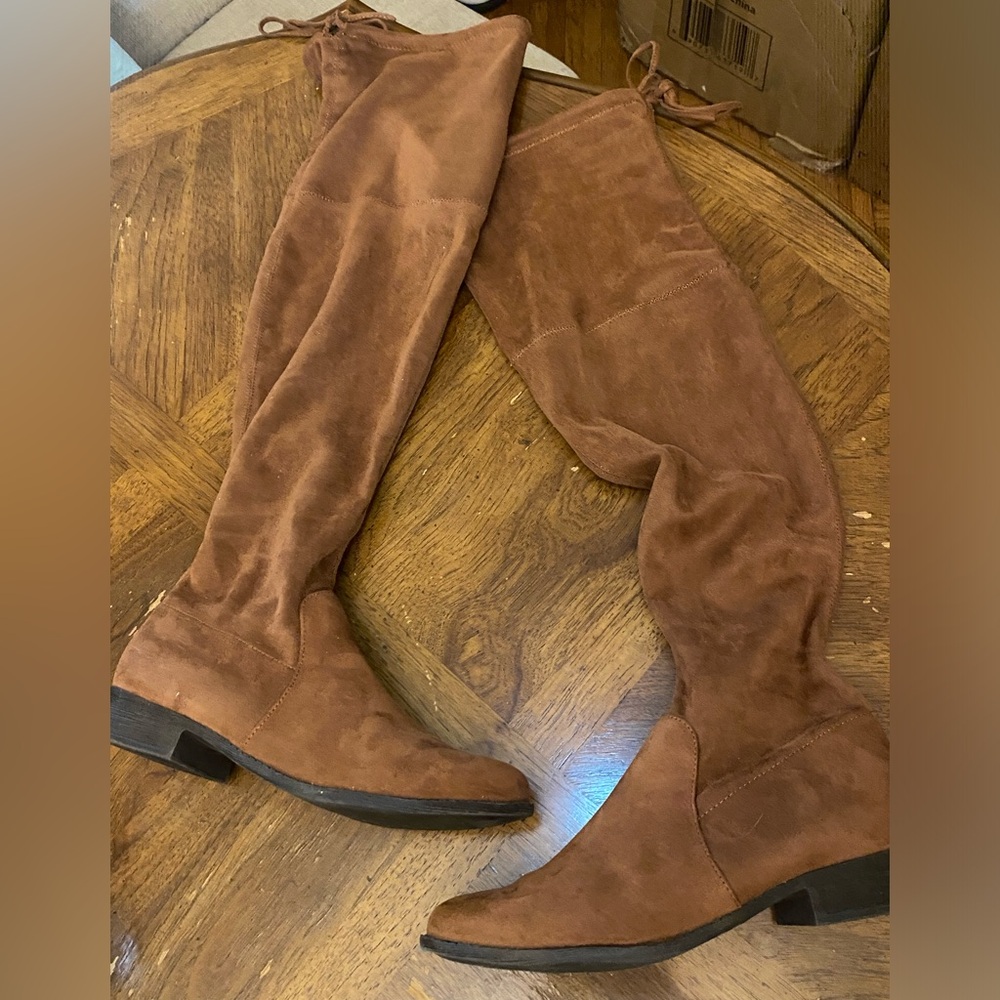 Women high knee boots